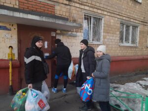 Балашихинские коммунисты оказали гуманитарную помощь прибывшим на территорию города жителям ЛНР